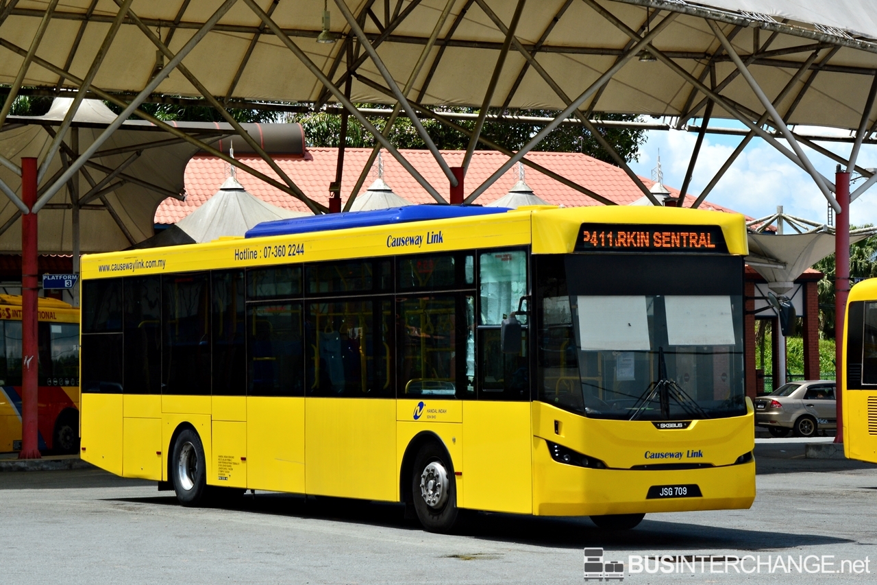 A Sksbus LEC-300H (JSG709) operating on Causeway Link bus service P411